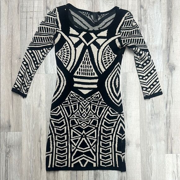 Geometric Patterned Black and Beige Dress - Picture 1 of 1